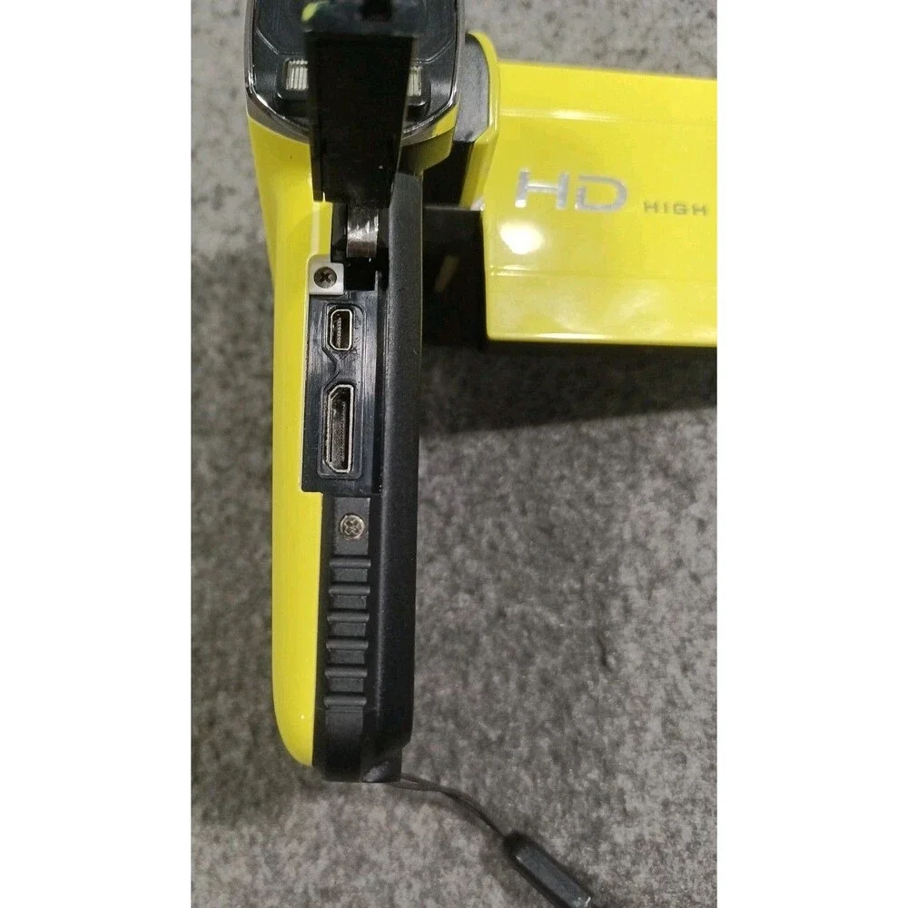 Bell And Howell Wv 10 Hd Waterproof HD Wide Screen Digital Camera IOM Pixels CCD